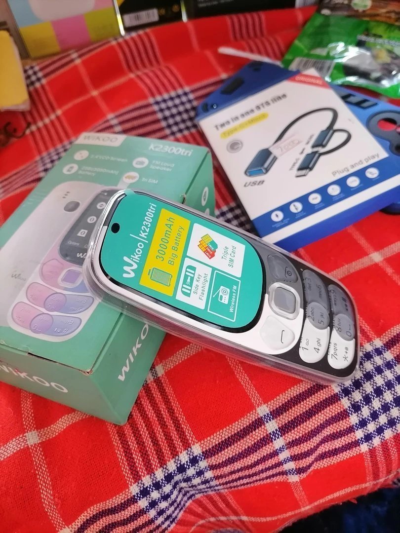 Push-button Phone (Wiko R...