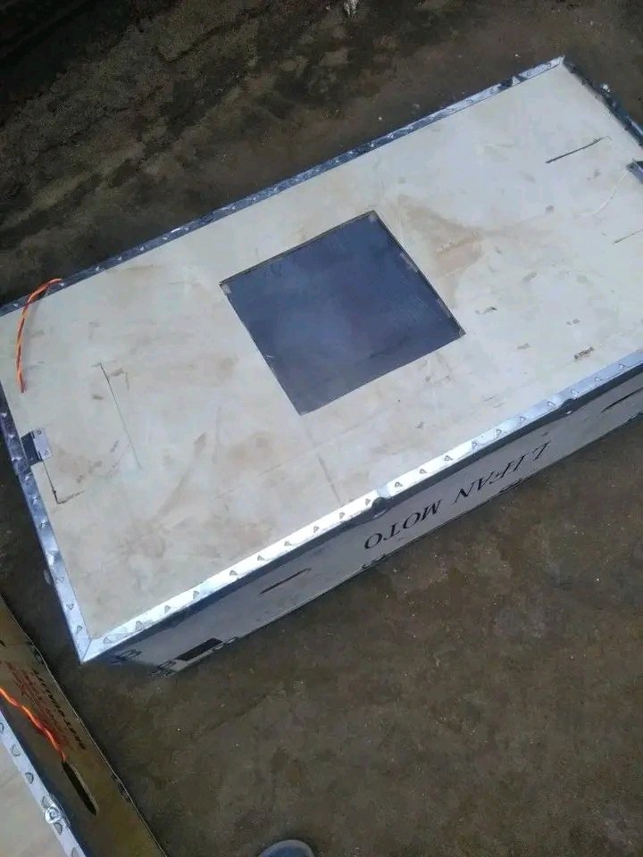 Brooding Box