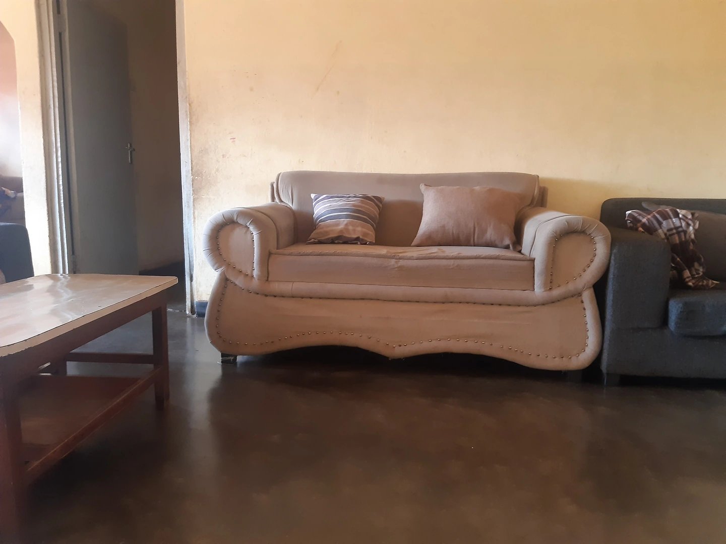 Sofa set