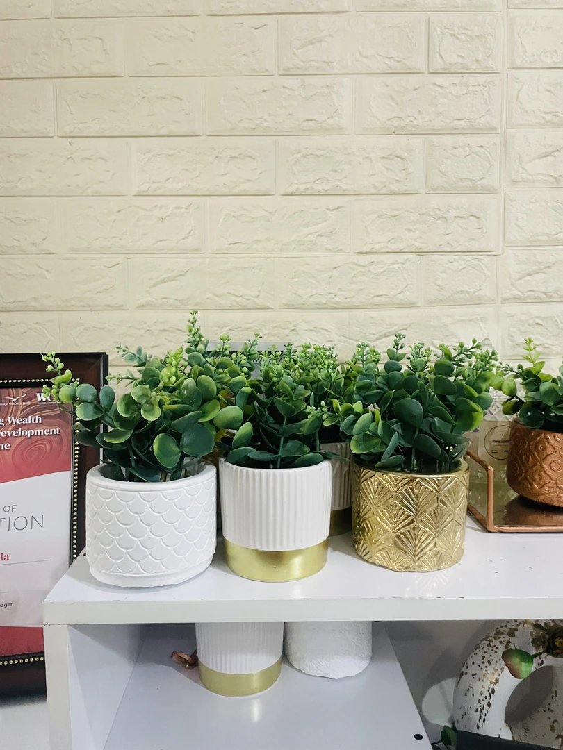 Mini flower vases